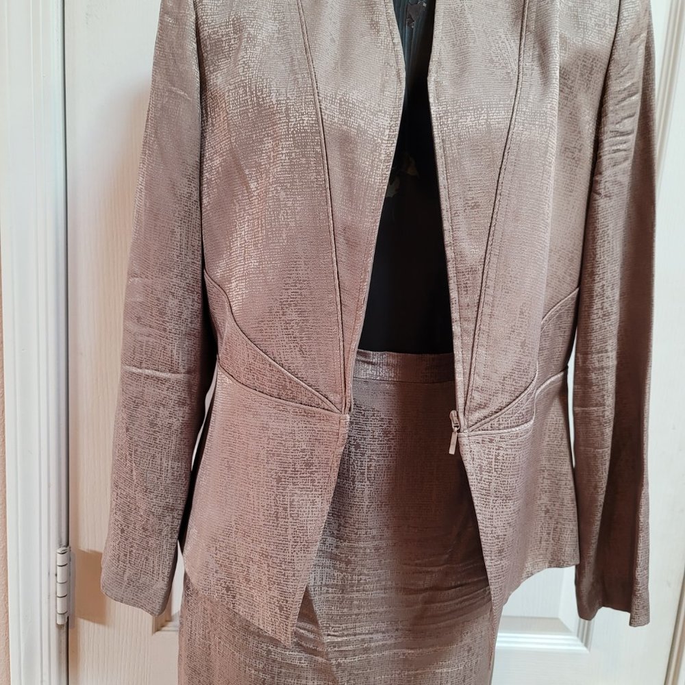 Designer Adrianna Papell Silk Suit - EUC! - Picture 4 of 6